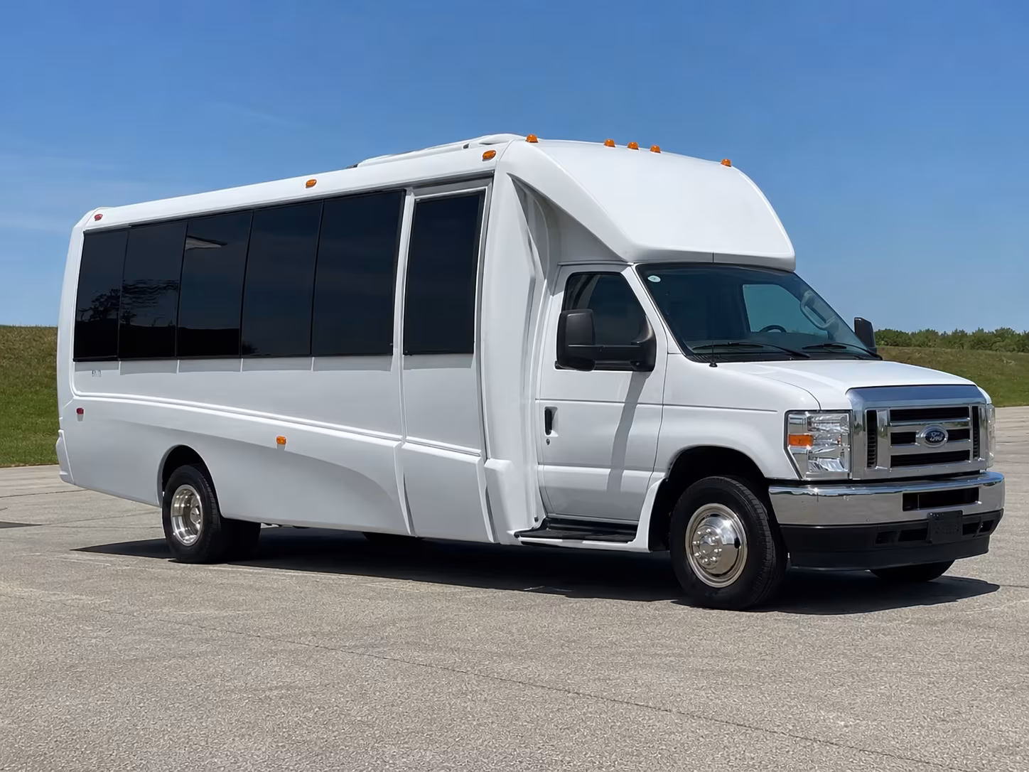 15 Passenger Party Bus