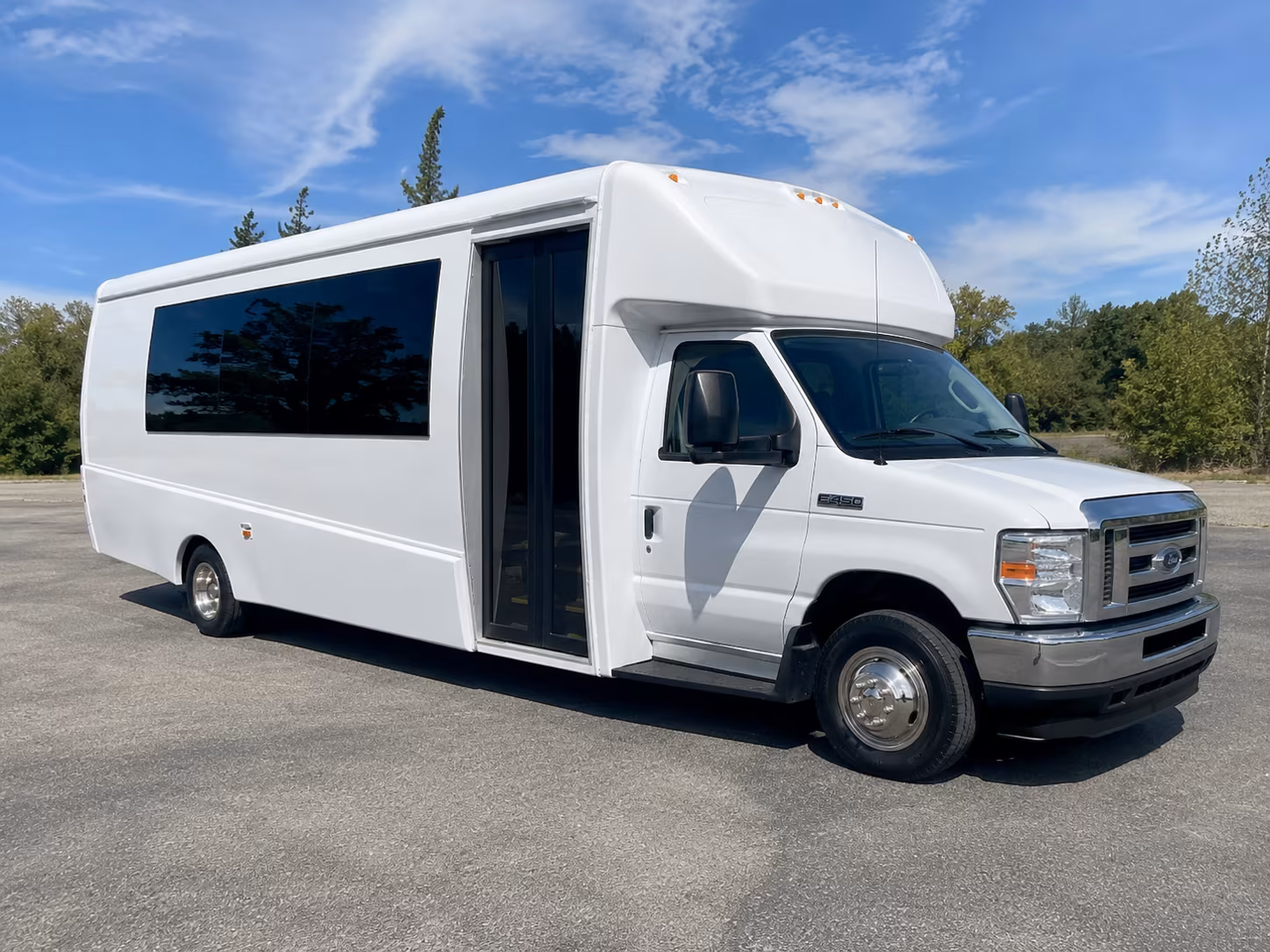 Lancaster Birthday, Sweet 16, & Quinceañera Transportation onboard seating