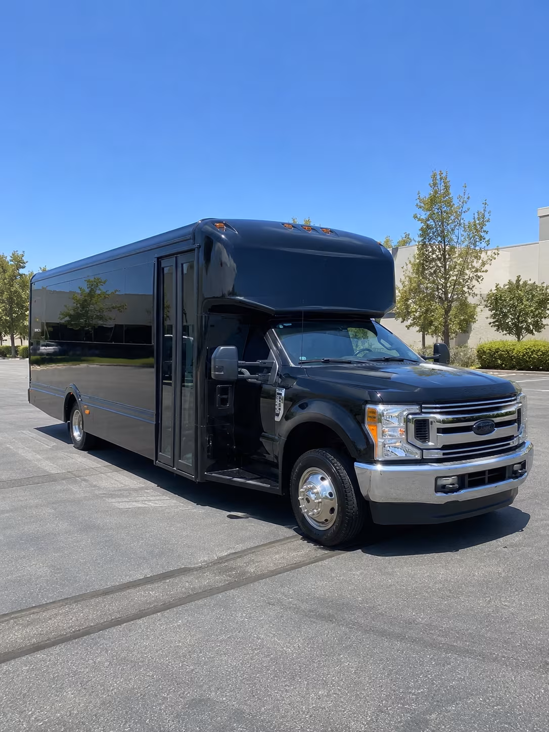 Lancaster Winery Tour & Pub Crawl Transportation party bus exterior