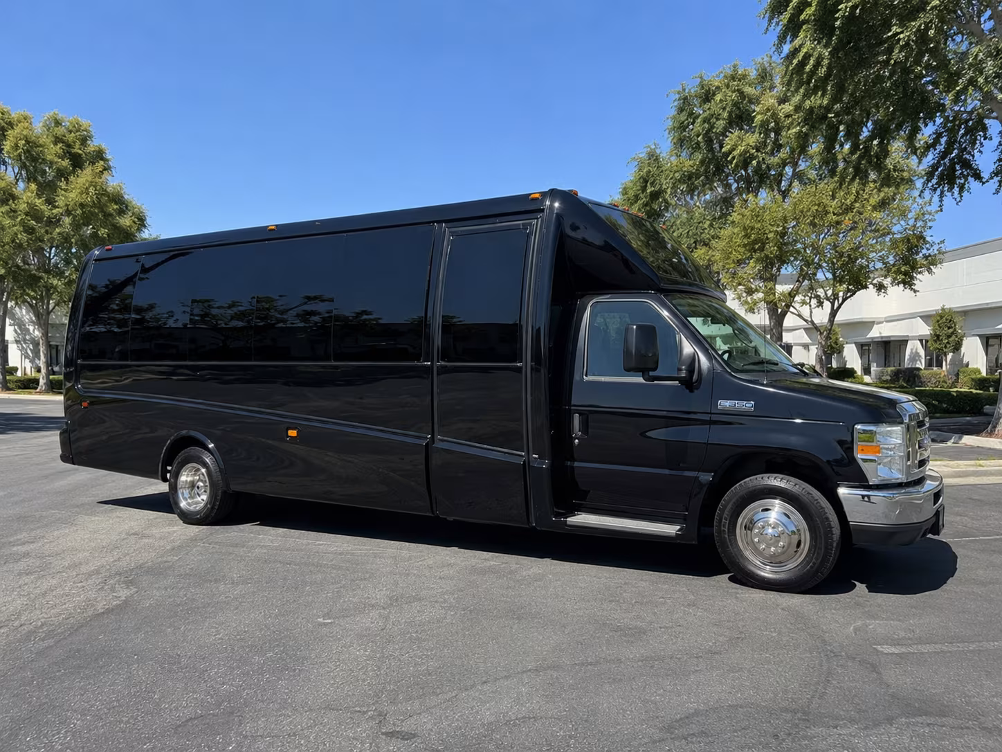 Palmdale Winery Tour & Pub Crawl Transportation